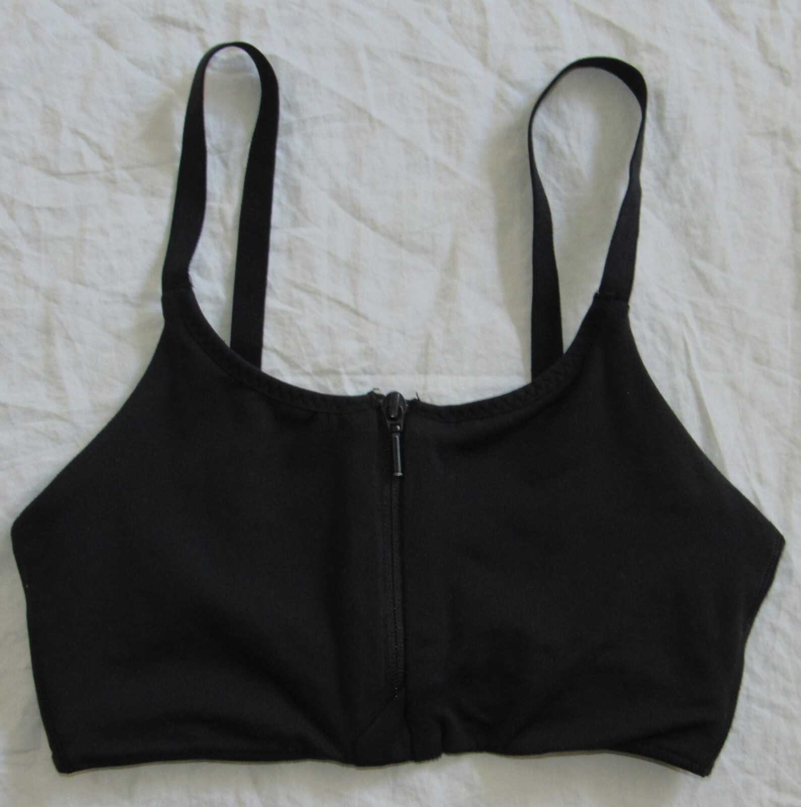 Athleta Empower Daily Bra sz Small #354117 Black No Wire Zip Front Adjustable