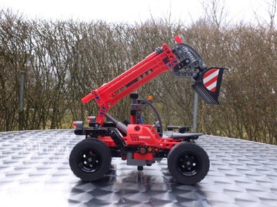 LEGO TECHNIC: Teleskoplader (42061)  2-in-1 Set: Teleskoplader/ Abschleppwagen