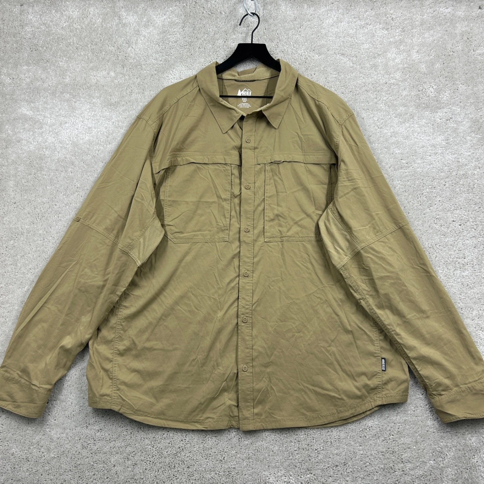 REI Shirt Mens XXL Beige Long Sleeve Button Up Performance Hiking Travel Fishing