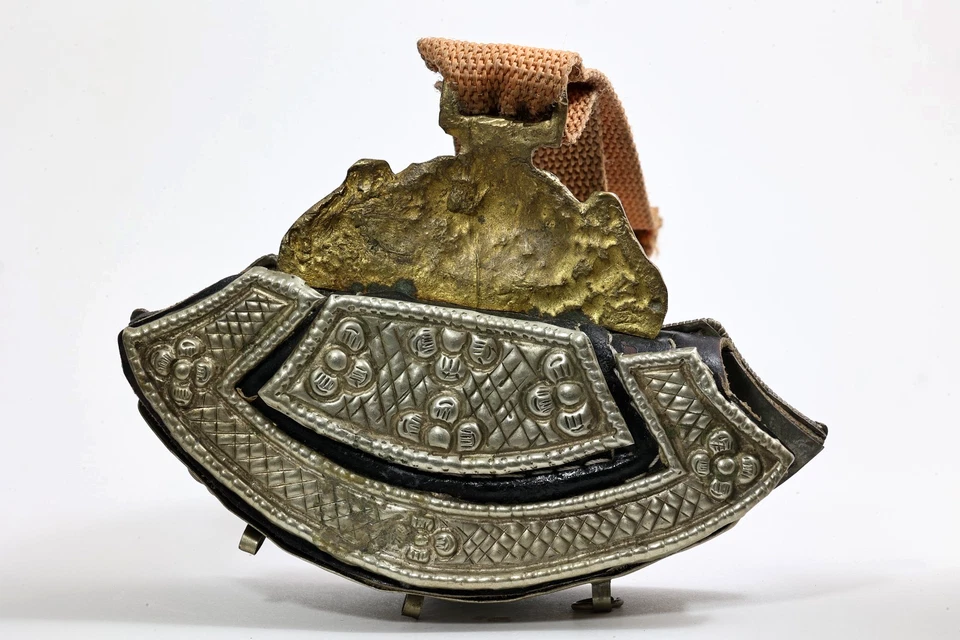 Antique 18–19th C Tibetan Fire Mecha Match Striker Leather Flint Pouch – Rare - Image 2 of 4