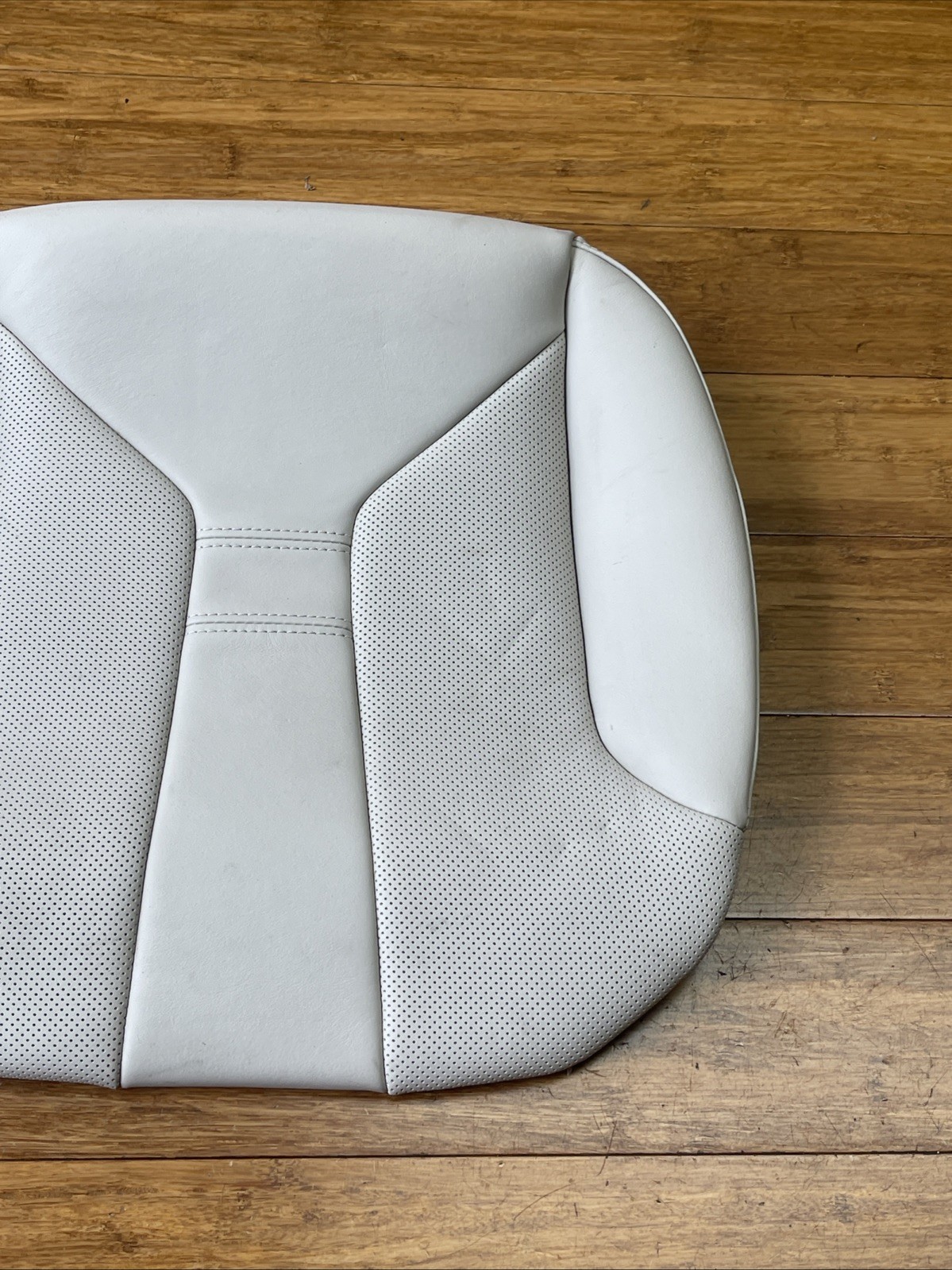 BMW i8 2015-2020 Rear Right Lower Seat cushion White