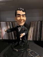 Statue bar doyen chantant Martin fonctionne