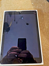 Apple iPad 5th gen Wifi or Cellular Unlocked - Gray Silver Gold - 32GB