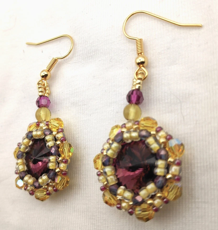 Ohrschmuck in Gelb-Violett mit 18 mm großen amethystfarbenen Rivoli, 1 Paar - Bild 3 von 4