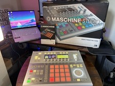 Native Instruments Maschine Studio White with Original box Blue USB  power cord