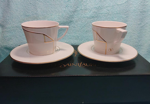 NEUWERTIG Yves Saint Laurent Kaffee Tee Tasse Untertasse Paar 2er Set weiß Box UNBENUTZT - Bild 1 von 5