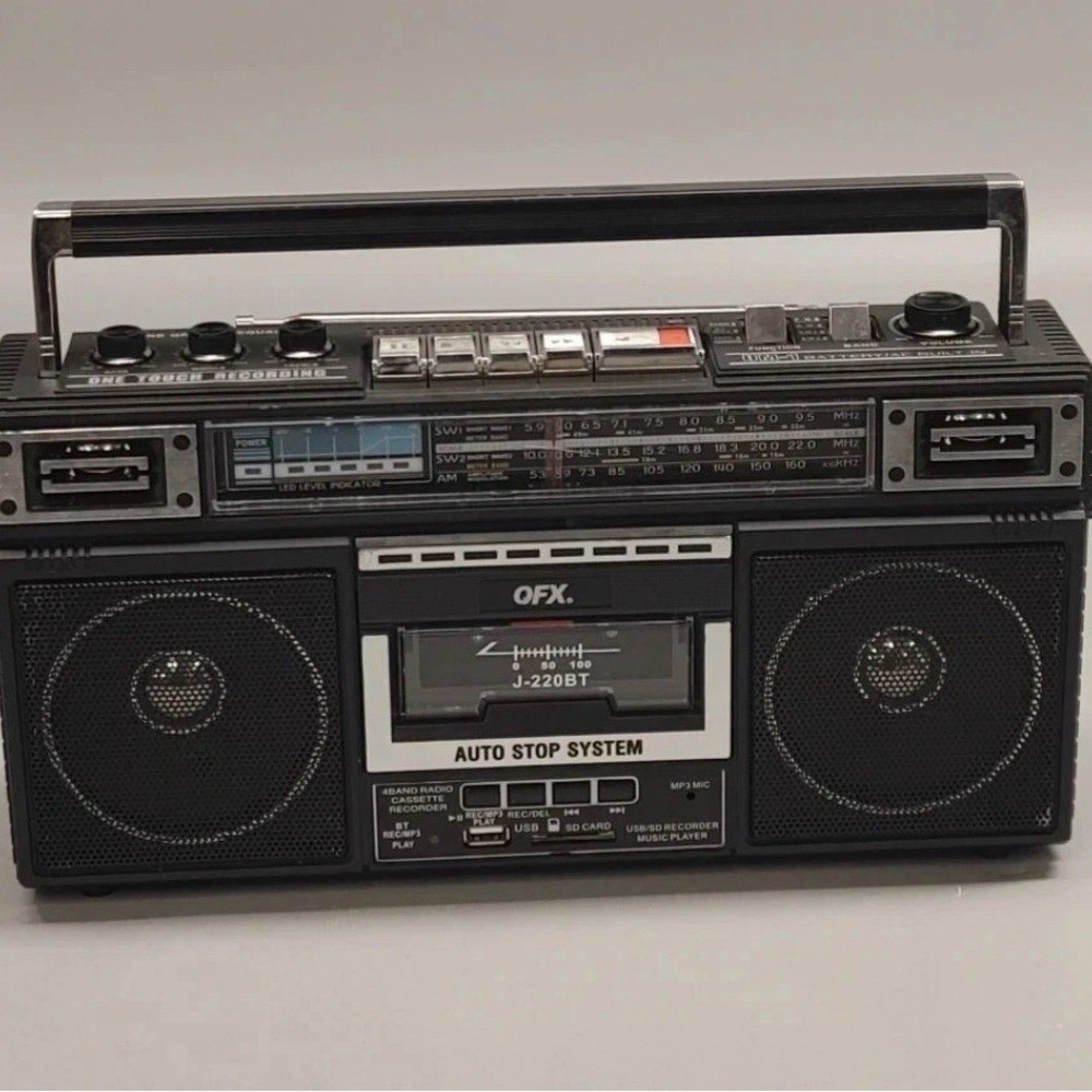 QFX J-220BT Rerun X Cassette Player/Recorder Boombox 4-Band AM, FM