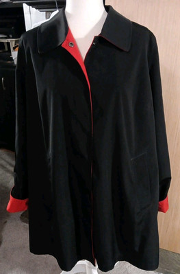 Centigrade Outerwear 1X Ladies Reversible Raincoat Black/Red Snap Front Mid Leng