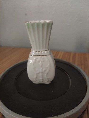 Vintage BELLEEK 3.75" tall With Green Accent & Gold Trim VASE (1965-1980) - Picture 4 of 22
