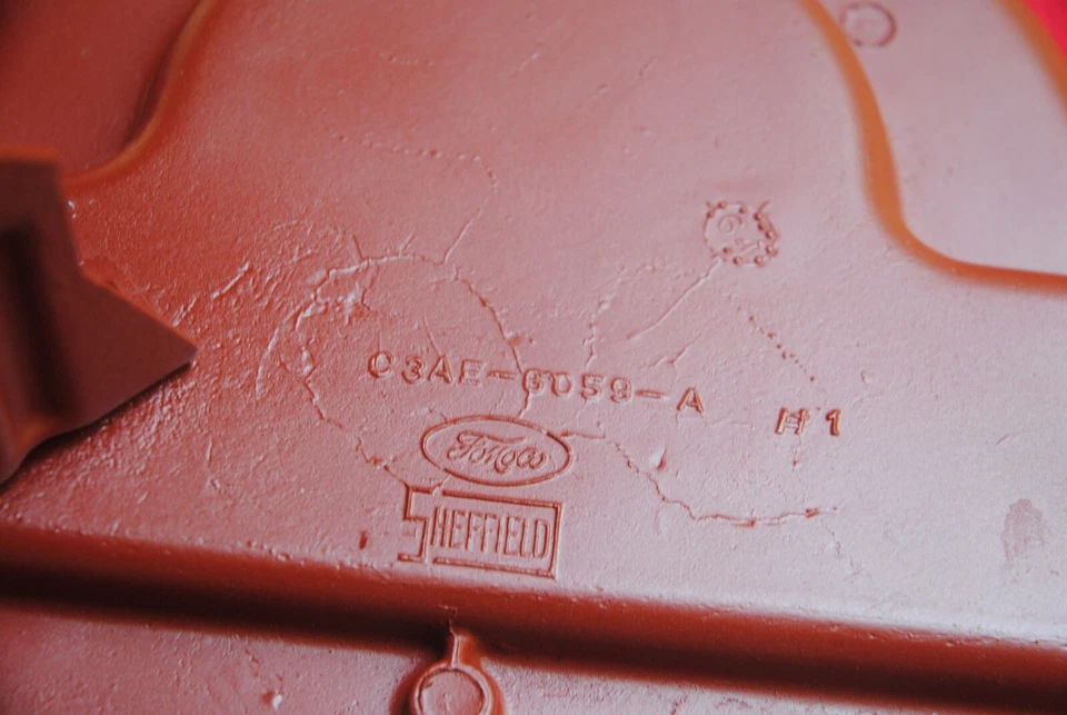 63 64 65 66 67 68 69 70 Mustang & Ford 390 428 cubierta de distribución original correcta con pernos Foto 2 de 2