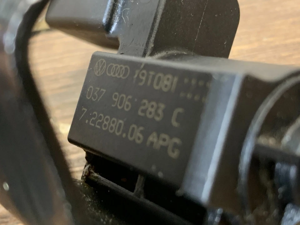 Electroválvula de purga de vacío EGR 2012-2018 motor 2,0 L 037-906-283-C Foto 4 de 4