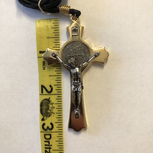 New Crucifix Medal Of St. Benedict Gold - Picture 7 of 7