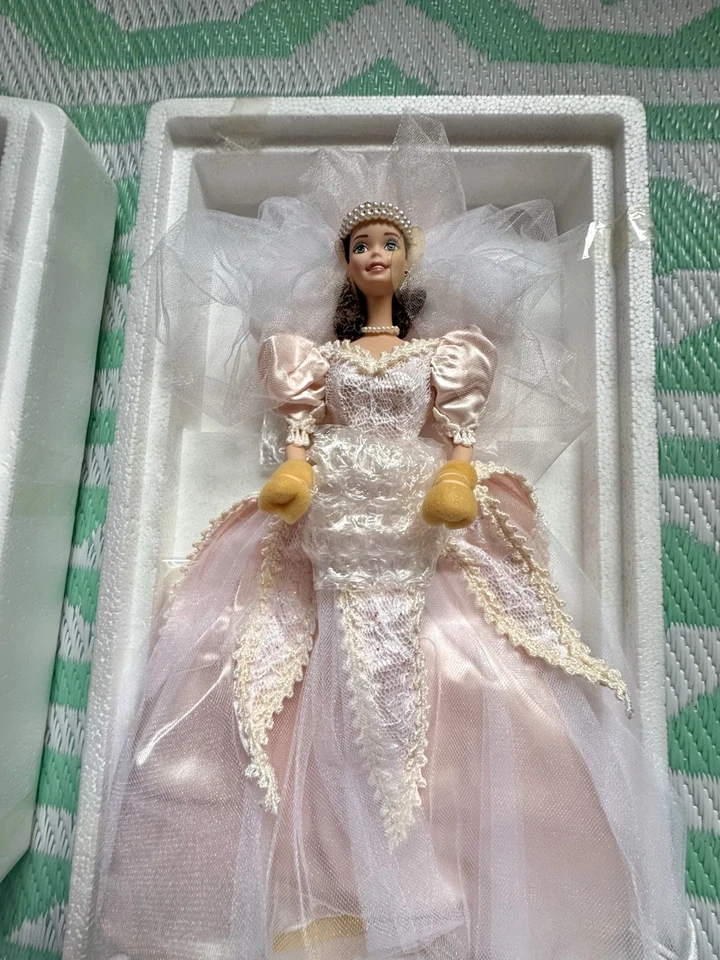 芭比腮红兰花新娘瓷娃娃 16962 全新带盒 带运输盒 美泰 — 第 3/4 张图片