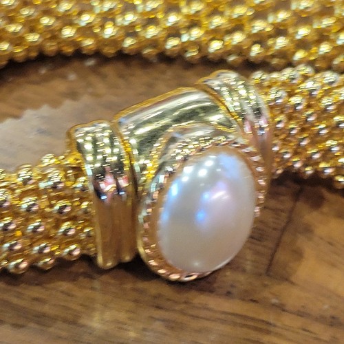 Vintage Elizabeth Taylor Faux Pearl Cabochon Gold Tone Mesh Bracelet Magnetic - Bild 9 von 11