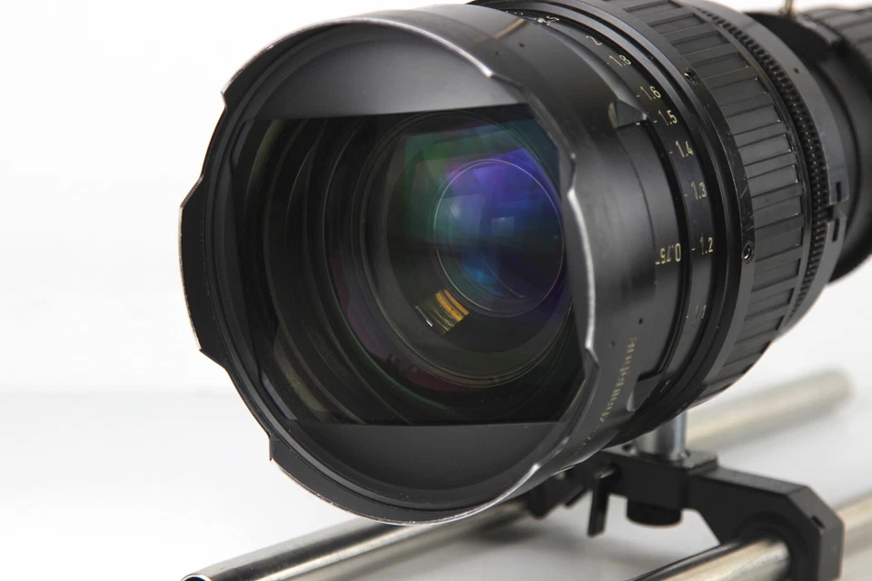 Lente Angenieux 17-102 mm T2.9 montura PL lente zoom Foto 3 de 4