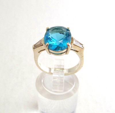 VTG Sterling Silver Ring with Light Blue CZ 10mm x 12mm VTG Sterling Silver Ring with Light Blue CZ 10mm x 12mm