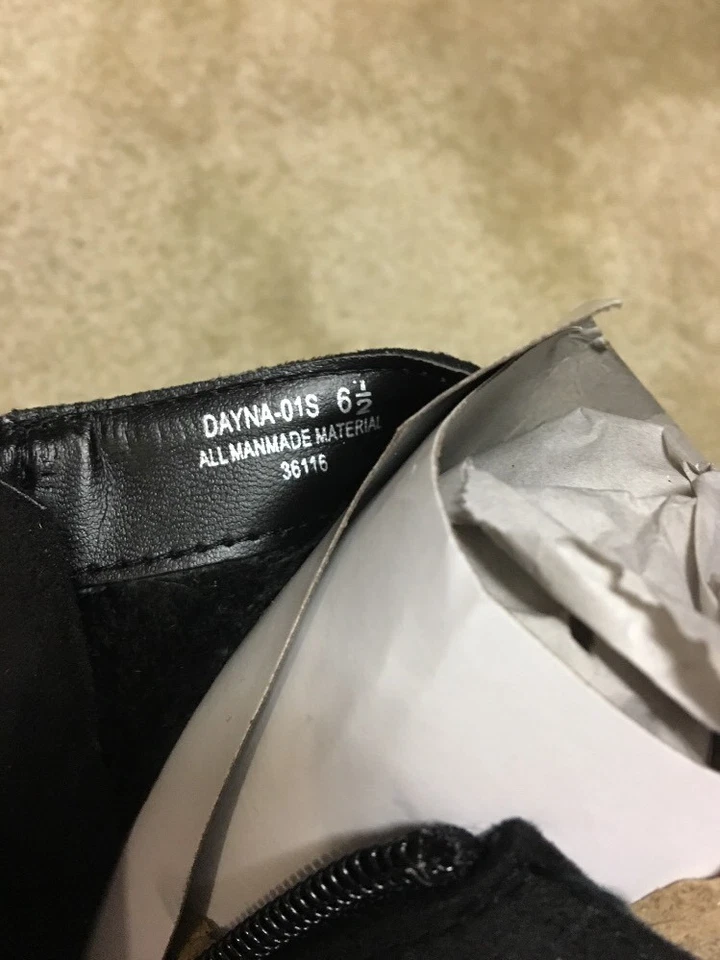 Womens Bamboo Black Faux Fur Suede Wedge Bootie New Size 6.5 - Image 4 of 4