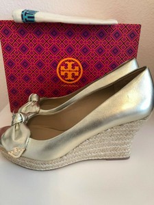 tory burch dory wedge