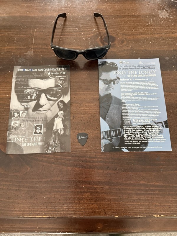 Roy Orbison Collection: Poster(12’x34”) Small Holes And Creases and magazine CD