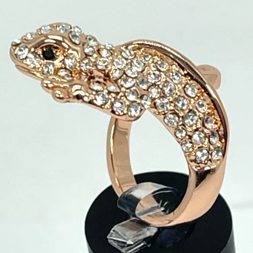Anillo Lagarto Oro Rosa 18K Cubierto con Cristales Transparentes. Ojos de espinela negra. Talla 6 Foto 2 de 4
