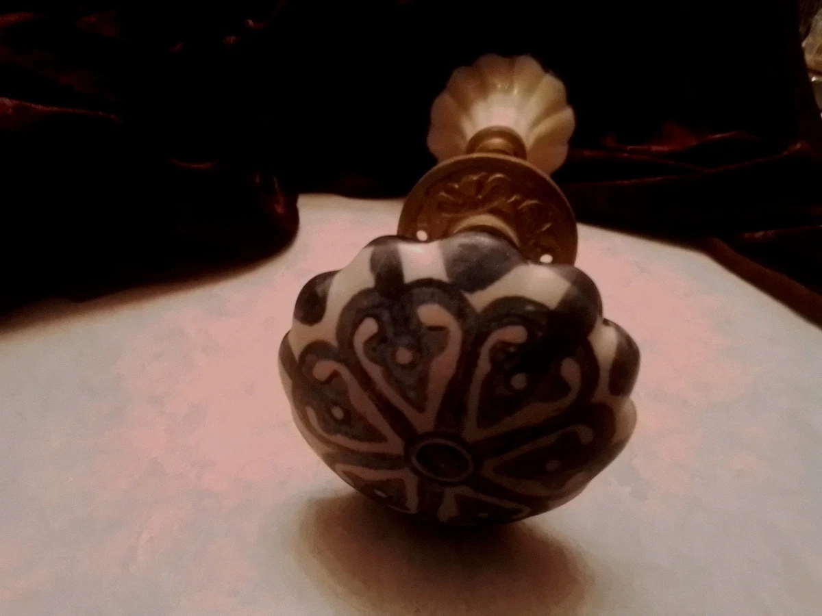 Juego De Pomos Victorianos De Cerámica Blanca Con Efecto Craquelado Para Cajones Y Puertas - Incluye Tornillos