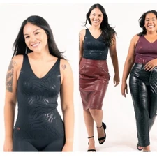 New Ruby Ribbon Gilded Tiger V Neck Tank Black Smoothing Shapewear Size 32