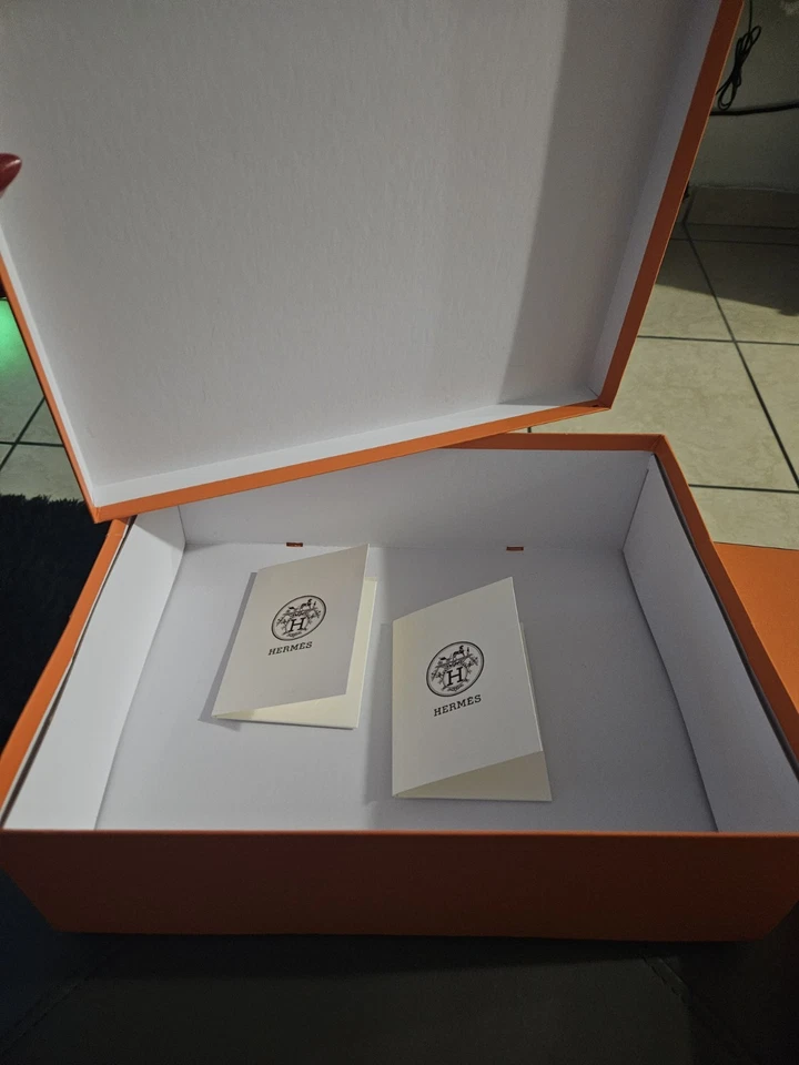 Hombre una oferta!!! Cajas Hermes vacías a la venta excelente estado  Foto 3 de 3