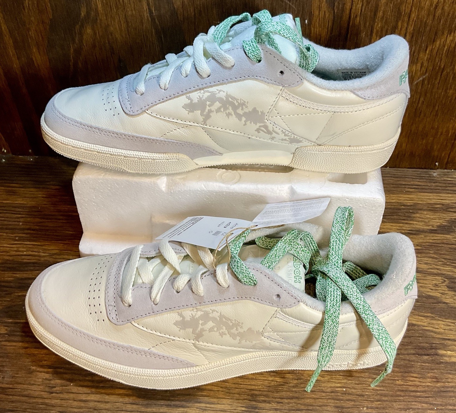 New Reebok Club C 85 X Friends With Animals ‘Chalk Glen Green'  Men’s Sz10 Rare image 2