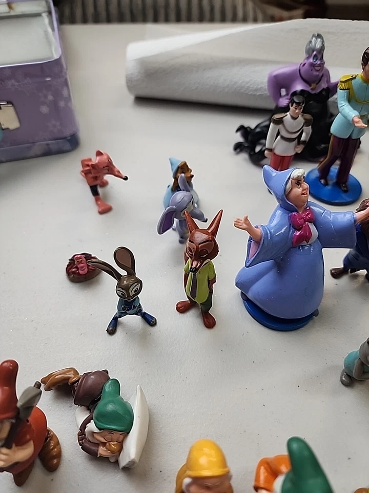 Lote de 40+ Varias Figuras Disney Miniatura Juguete Princesas Zootopia Etc Foto 3 de 4