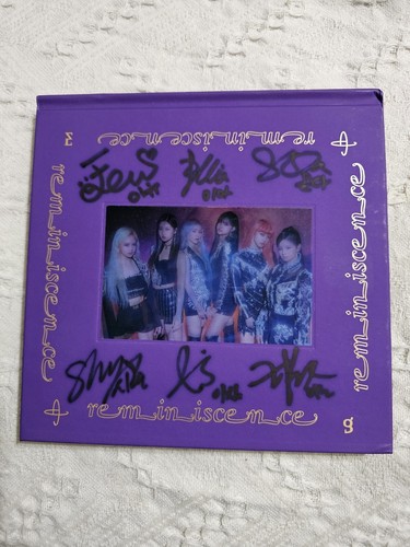EVERGLOW 1ST MINI ALBUM REMINISCENCE ALL MEMBER HAND SIGNED AUTOGRAPH - Picture 1 of 2