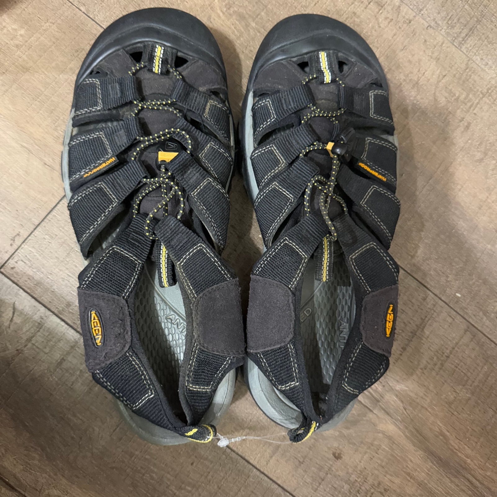 Sandali da trekking Keen neri H2 impermeabili slip on Vibram adulto uomo 9