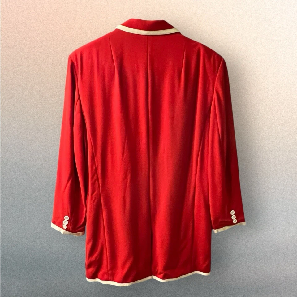 Jaqueta feminina vintage DKNY Donna Karen tamanho 10 vermelha com acabamento branco. 100% lã - Imagem 3 de 4