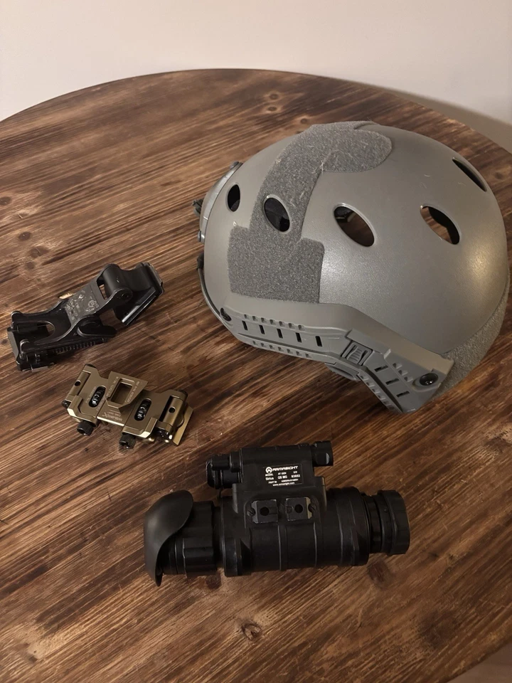 Dispositivo de visión nocturna Armasight Sirius Gen2+ fósforo blanco Foto 2 de 4