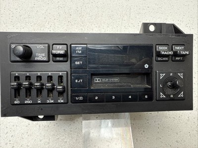 Vintage Chrysler Motors 56006192 AM FM Radio Cassette Player Radio Head Unit