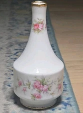 Paragon Victoriana Rose Bud Vase Bone China Made in England  5.5"