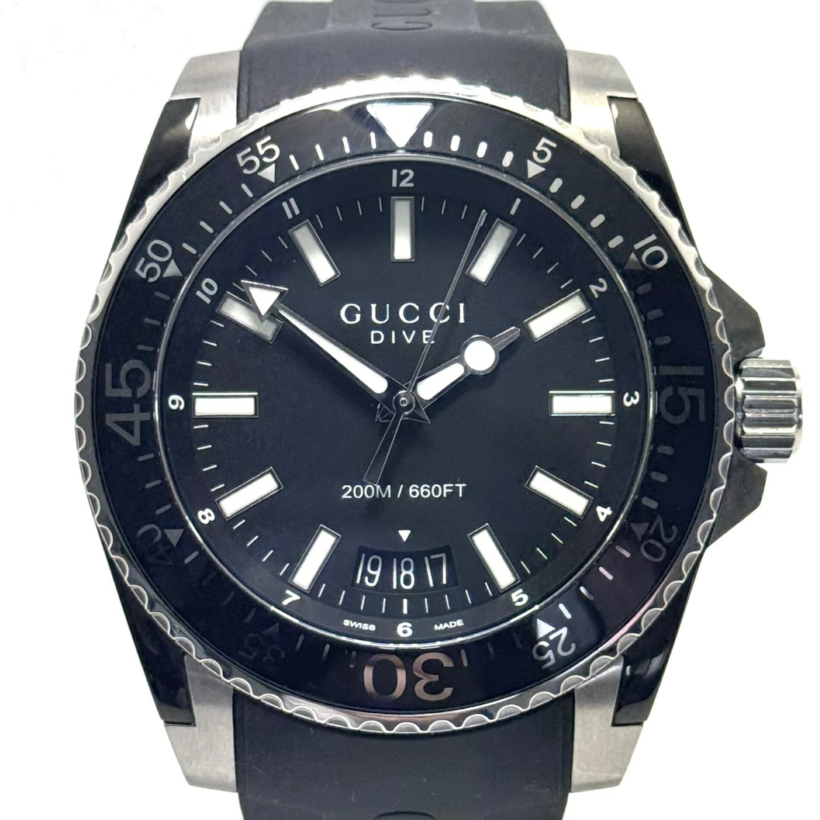 MONTRE GUCCI PLONGÉE YA136204A 136,2 QUARTZ NOIR AFFICHAGE DE LA DATE SS X CEINTURE EN RÉSINE POUR HOMME