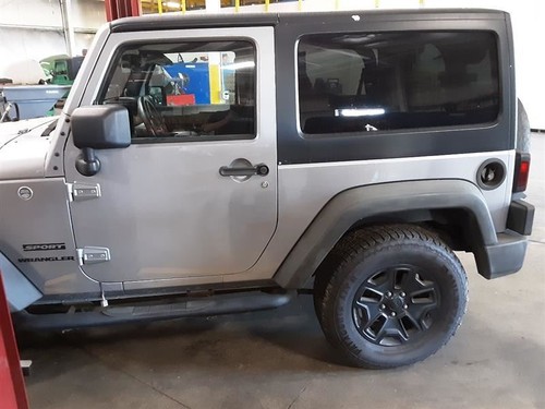 Jeep JK Wrangler OEM 2 Door Black Rear Cargo Mat 2011-2017 142510 - Picture 5 of 17