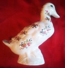 Flora & Fauna - Staffordshire England - Vintage Floral Keramik Ente - Ornament