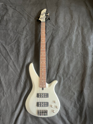 Yamaha RBX374 Aktiver E-Bass, silber, gebraucht