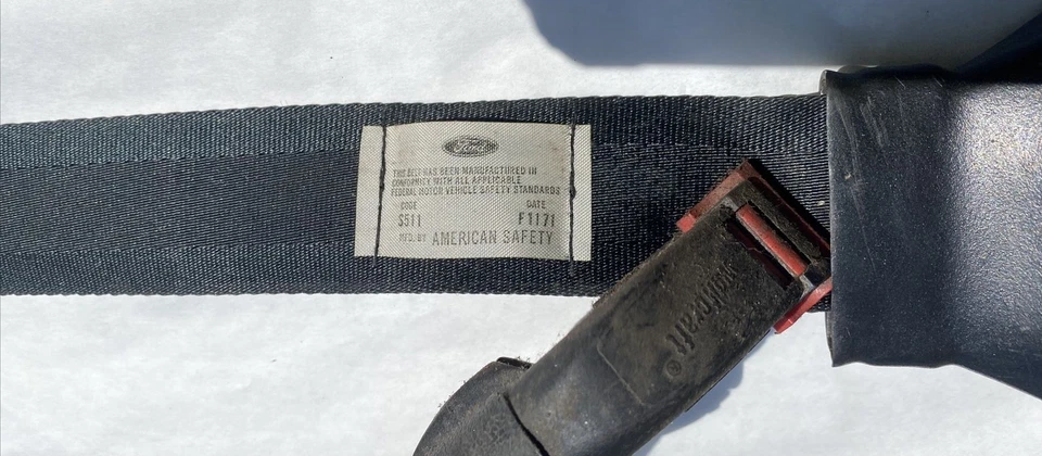 Ford Mustang Torino GT 1970 1971 negro cinturones de seguridad retráctiles delanteros izquierdo y derecho Foto 4 de 4