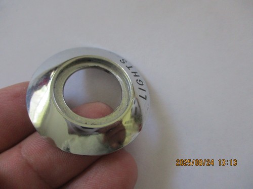 NOS 1950 MOPAR MODELS DASHBOARD LIGHT ESCUTHEON-PART NO. 1357493 - Picture 5 of 7