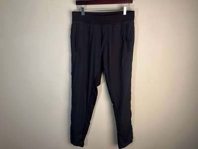 Lululemon Men's black joggers athletic convertible capri Large L