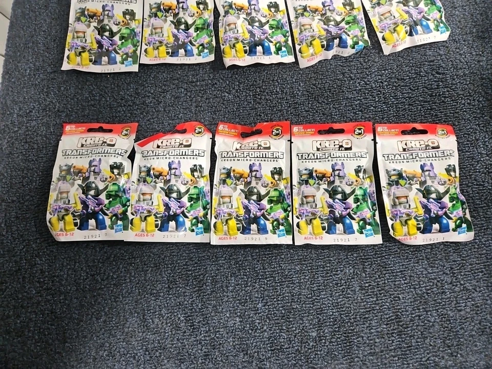 NEW LOT OF 15 Transformers Kre-O Micro Changers Series 1 (2012) Toy Pack SEALED - Image 2 of 4