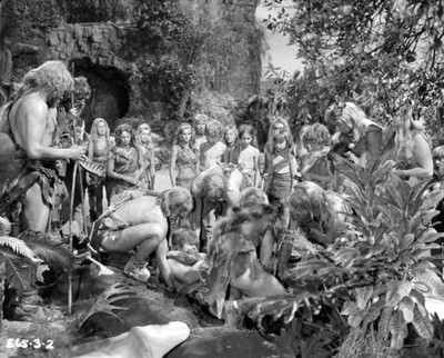 Raquel Welch tribe are gathered in the film One Million Years BC 1966 Old Photo