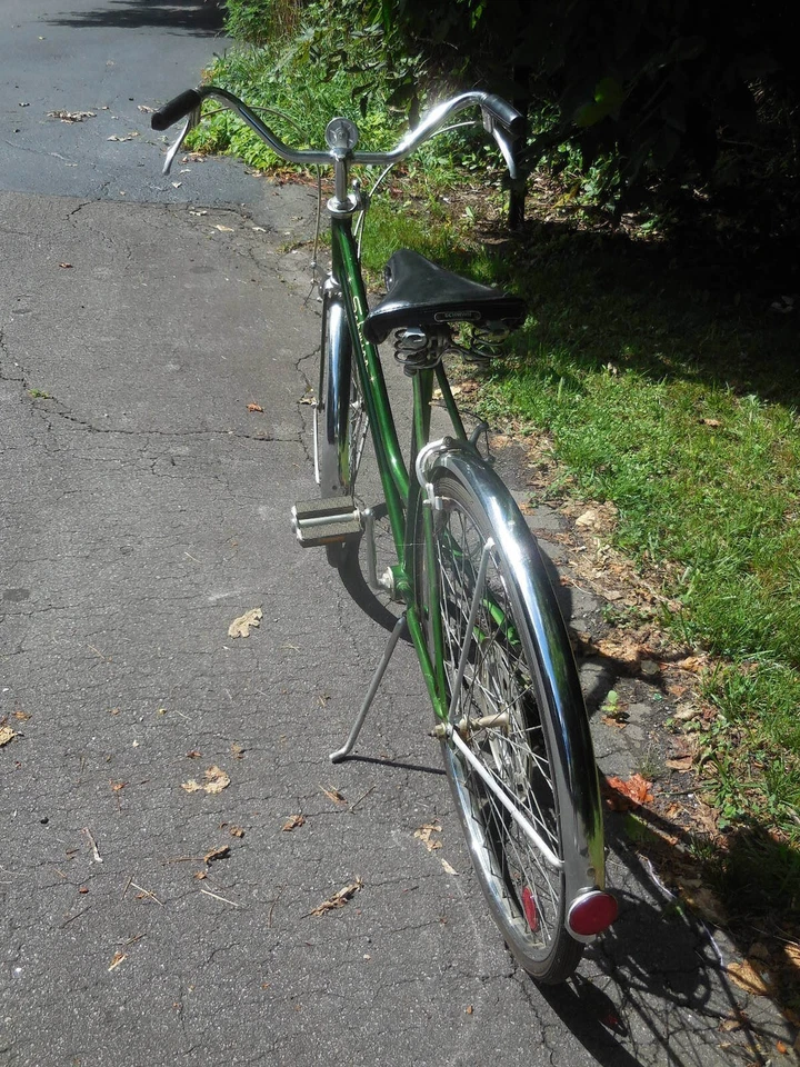 Original Vintage 1973s Schwinn(Chicago) Collegiate Women's Green Bicycle - Image 4 of 4
