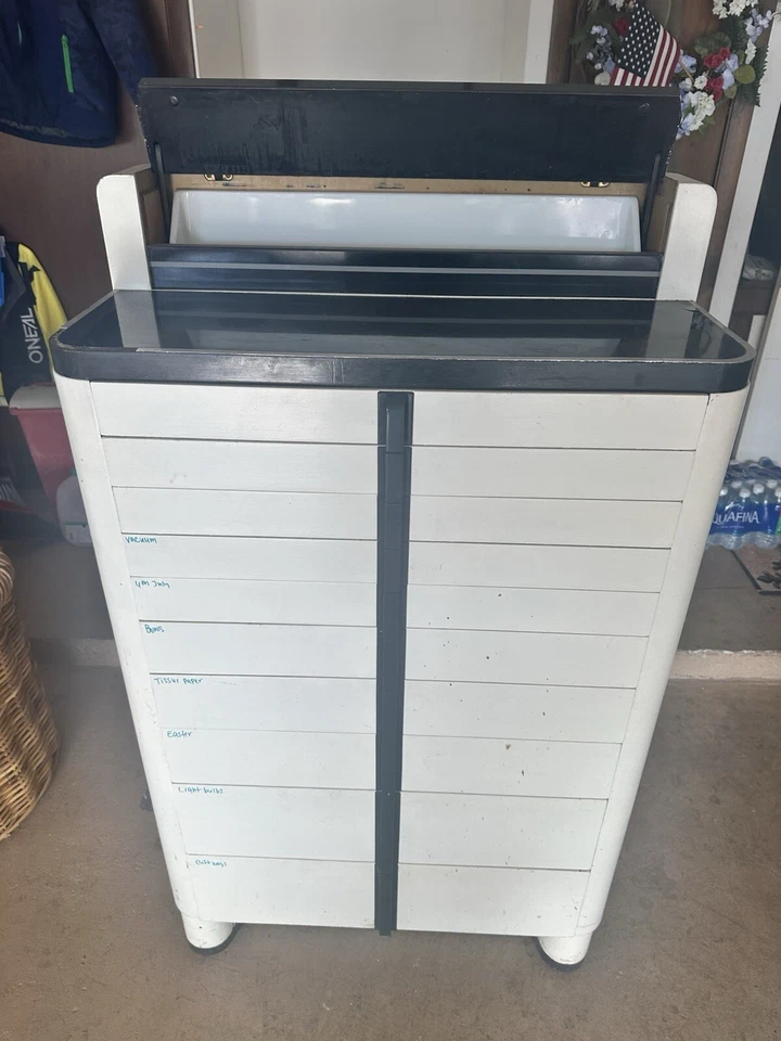 Antiguo gabinete dental médico industrial de metal laterales de vidrio Foto 3 de 3