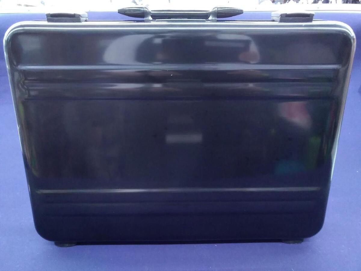 Zero Halliburton Mercedes Benz Limited Attache Case Black Zero Halliburton Mercedes Benz Limited Attache Case Black