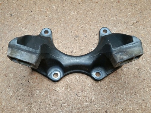 BMW E60  Getriebe Halterung 6767913