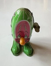 Marx Tin Litho Mechanical Windup Hopping Munchie Melon Watermelon Man 1967 3.5"