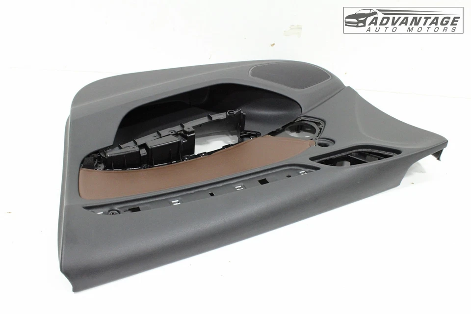 2015-2018 AUDI Q3 QUATTRO 8U FRONT RIGHT SIDE INTERIOR DOOR PANEL TRIM COVER OEM - Image 4 of 4